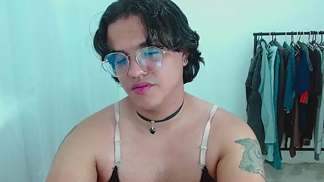 Snapshot of Diane_exotic chatting on May 27, 2026, 1:57 am Diane exotic online show from May 27, 2026, 1:57 am
