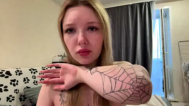 Snapshot of Elinthegreat chatting on May 16, 2026, 2:16 pm Elinthegreat online show from May 16, 2026, 2:16 pm