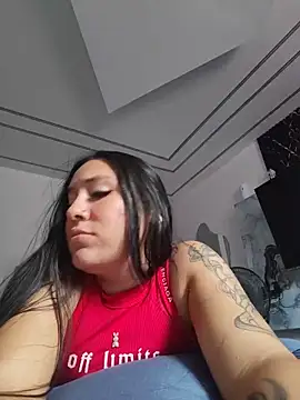 valeryrouse27 online show from May 13, 2026, 8:38 pm