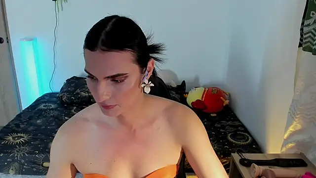  shantallskinny  online show from May 6, 2026, 5:57 am