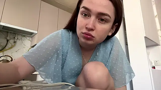 Snapshot of Chloooee chatting on May 6, 2026, 10:42 am Chloooee online show from May 6, 2026, 10:42 am