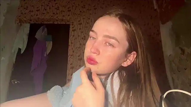 Snapshot of Chloooee chatting on May 12, 2026, 3:20 pm Chloooee online show from May 12, 2026, 3:20 pm