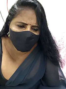 Snapshot of Sunitha-tamilponu chatting on July 9, 2026, 6:28 am Sunitha-tamilponu online show from July 9, 2026, 6:28 am