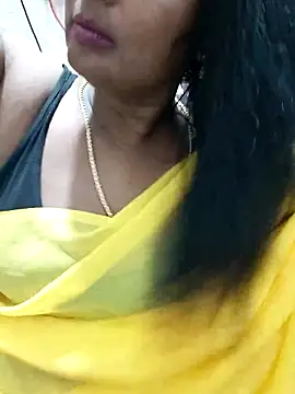 Snapshot of Sunitha-tamilponu chatting on July 9, 2026, 8:02 pm Sunitha-tamilponu online show from July 9, 2026, 8:02 pm