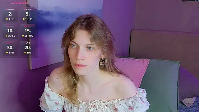 Emily Cartex online show from June 18, 2026, 5:41 am