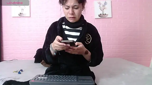 majumei online show from June 3, 2026, 4:59 am