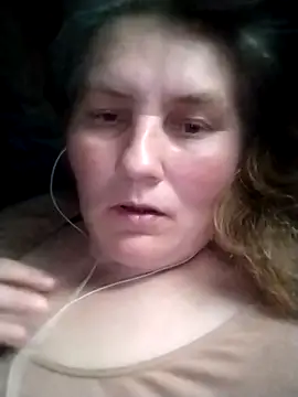 Snapshot of IrisMaris37 chatting on May 8, 2026, 7:25 am IrisMaris37 online show from May 8, 2026, 7:25 am