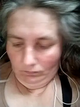 Snapshot of IrisMaris37 chatting on May 11, 2026, 10:32 am IrisMaris37 online show from May 11, 2026, 10:32 am