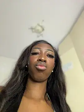 Snapshot of SpicySweetie chatting on May 4, 2026, 10:50 pm SpicySweetie online show from May 4, 2026, 10:50 pm