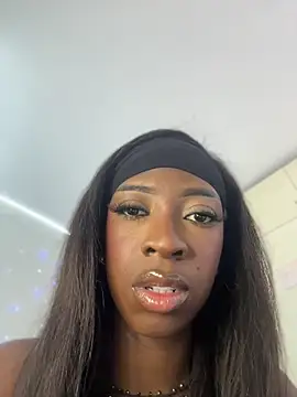 Snapshot of SpicySweetie chatting on May 6, 2026, 10:59 pm SpicySweetie online show from May 6, 2026, 10:59 pm