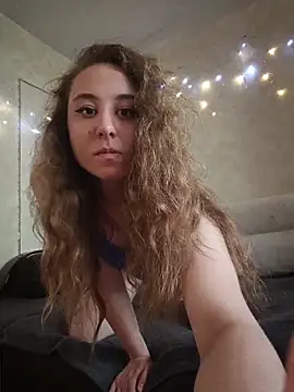 -NicoleSmith- online show from May 14, 2026, 1:18 pm