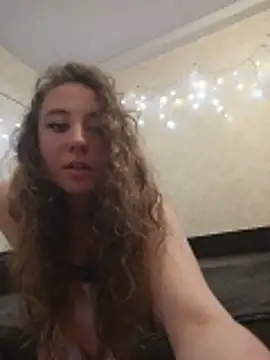 -NicoleSmith- online show from May 23, 2026, 4:22 pm