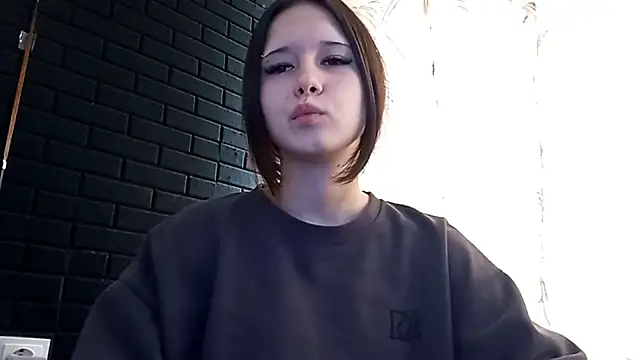 AngelynHallowich online show from May 16, 2026, 3:44 pm