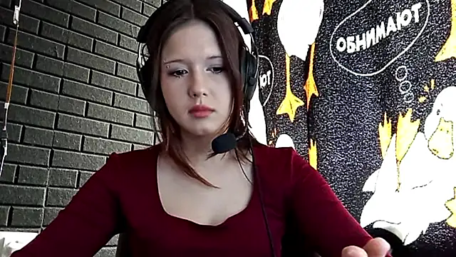 AngelynHallowich online show from May 31, 2026, 5:09 pm