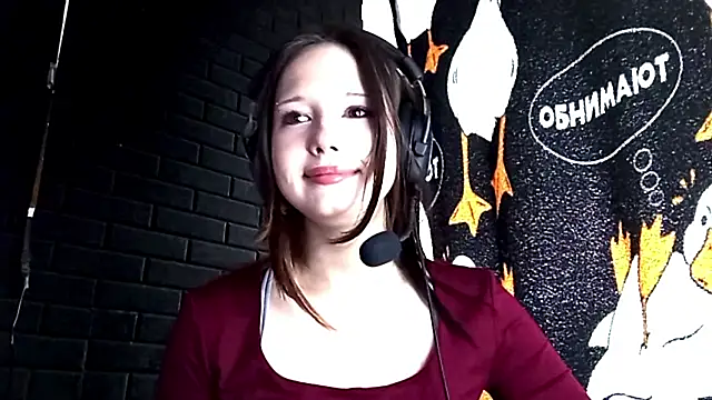 AngelynHallowich online show from May 31, 2026, 6:09 pm