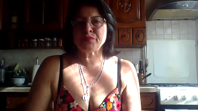Snapshot of Fiona06 chatting on May 19, 2026, 4:52 am Fiona06 online show from May 19, 2026, 4:52 am