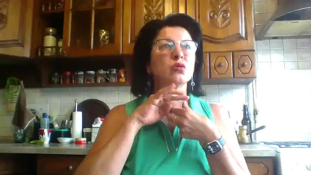 Snapshot of Fiona06 chatting on May 26, 2026, 6:31 am Fiona06 online show from May 26, 2026, 6:31 am