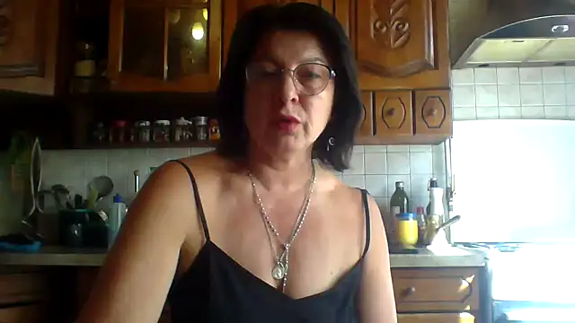 Snapshot of Fiona06 chatting on May 29, 2026, 6:11 am Fiona06 online show from May 29, 2026, 6:11 am