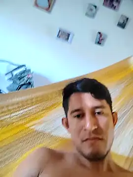chicolargo17 online show from May 4, 2026, 2:46 pm