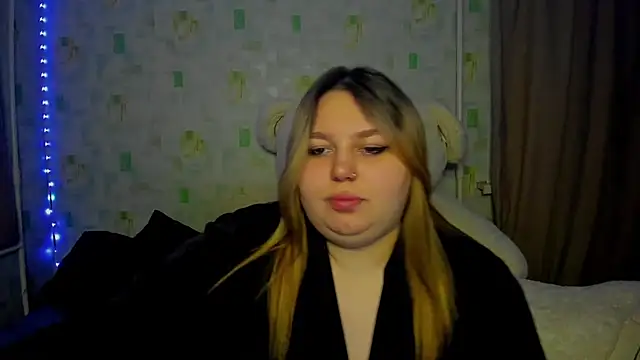 Snapshot of LillyHaigh chatting on May 6, 2026, 1:03 am LillyHaigh online show from May 6, 2026, 1:03 am