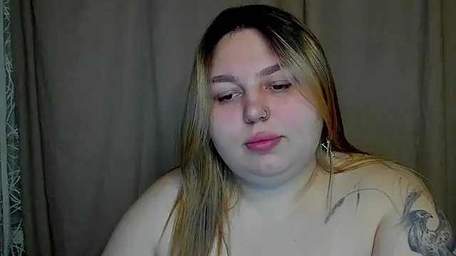 Snapshot of LillyHaigh chatting on May 11, 2026, 8:06 pm LillyHaigh online show from May 11, 2026, 8:06 pm