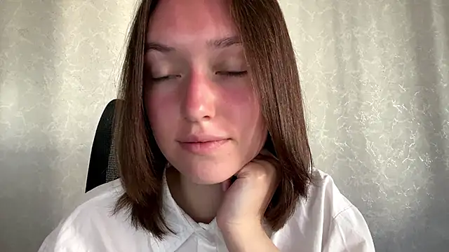 Snapshot of LisaSunrise chatting on May 2, 2026, 1:32 am LisaSunrise online show from May 2, 2026, 1:32 am