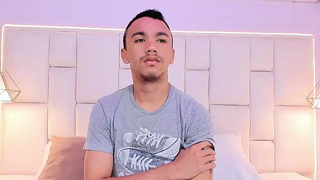 Snapshot of AndresSolorzano1 chatting on May 2, 2026, 11:26 am AndresSolorzano1 online show from May 2, 2026, 11:26 am