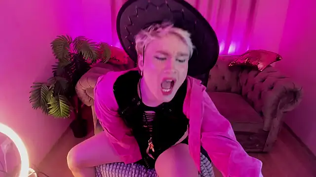 cumboydoll online show from April 29, 2026, 5:30 pm