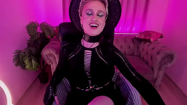 cumboydoll online show from April 30, 2026, 1:39 pm
