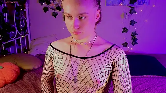 cumboydoll online show from July 10, 2026, 8:44 pm