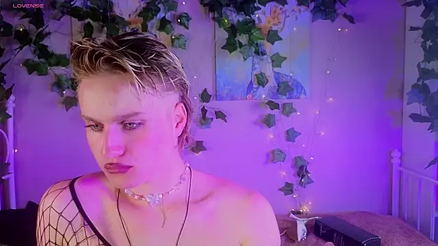cumboydoll online show from July 12, 2026, 8:55 pm