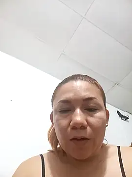 Snapshot of Luna_Morch chatting on May 16, 2026, 10:36 am Luna Morch online show from May 16, 2026, 10:36 am
