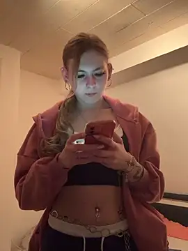 Snapshot of Lina-420 chatting on April 27, 2026, 8:07 pm Lina-420 online show from April 27, 2026, 8:07 pm