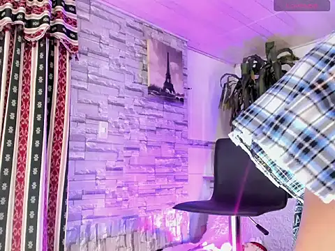 BeautyCatalella1 online show from May 5, 2026, 12:57 pm