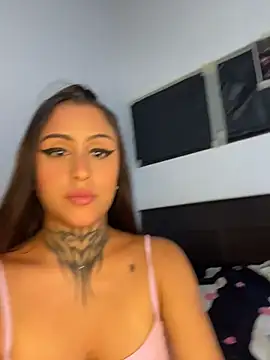 sarah escobarr  online show from May 22, 2026, 1:35 am