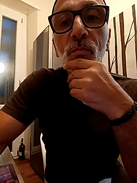 Snapshot of circusmale chatting on April 28, 2026, 6:35 pm circusmale online show from April 28, 2026, 6:35 pm