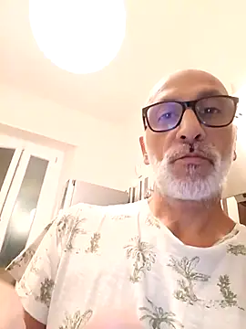 Snapshot of circusmale chatting on April 30, 2026, 8:57 pm circusmale online show from April 30, 2026, 8:57 pm