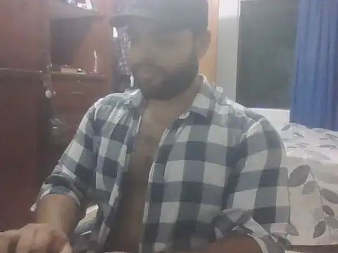 Snapshot of Bearmachin chatting on April 28, 2026, 5:01 am Bearmachin online show from April 28, 2026, 5:01 am