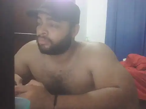 Snapshot of Bearmachin chatting on May 9, 2026, 5:45 am Bearmachin online show from May 9, 2026, 5:45 am