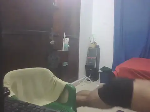 Snapshot of Bearmachin chatting on May 12, 2026, 3:25 am Bearmachin online show from May 12, 2026, 3:25 am