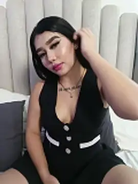 abby doll  online show from May 15, 2026, 3:24 am