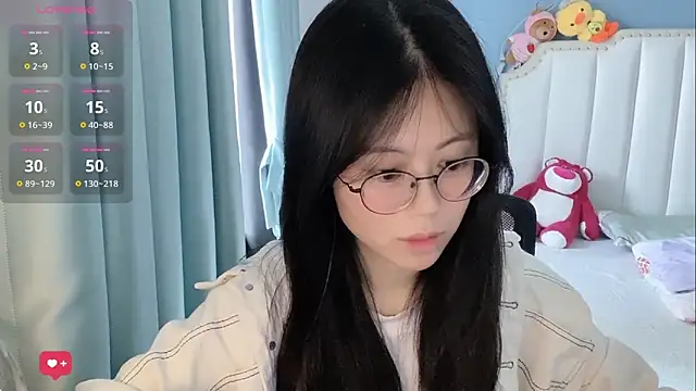 Luna-666 online show from May 9, 2026, 7:35 am