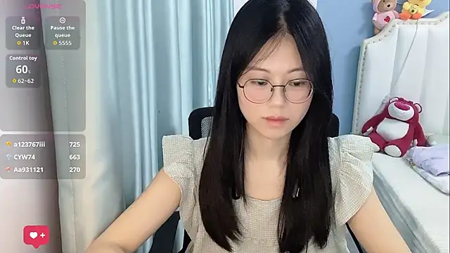 Luna-666 online show from May 17, 2026, 3:04 am