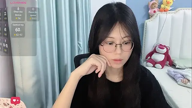 Luna-666 online show from May 18, 2026, 1:06 pm