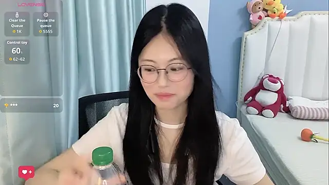 Luna-666 online show from May 27, 2026, 2:03 pm