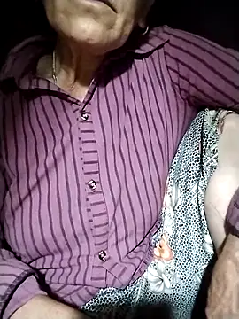 Snapshot of mouth22 chatting on May 10, 2026, 9:20 pm mouth22 online show from May 10, 2026, 9:20 pm