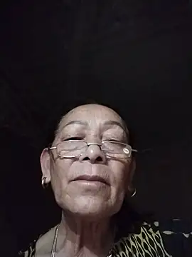 Snapshot of mouth22 chatting on May 13, 2026, 9:55 pm mouth22 online show from May 13, 2026, 9:55 pm
