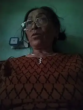 Snapshot of mouth22 chatting on May 18, 2026, 5:57 am mouth22 online show from May 18, 2026, 5:57 am