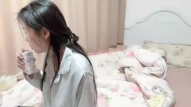 Snapshot of XIAOnaimao-001 chatting on May 2, 2026, 1:54 am XIAOnaimao-001 online show from May 2, 2026, 1:54 am