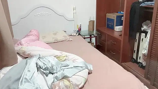 Snapshot of XIAOnaimao-001 chatting on May 5, 2026, 6:10 am XIAOnaimao-001 online show from May 5, 2026, 6:10 am